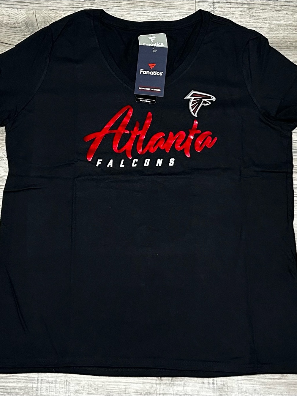 NWT Fanatics Atlanta Falcons Women’s Large V-Neck T-Shirt Black Foil Graphic